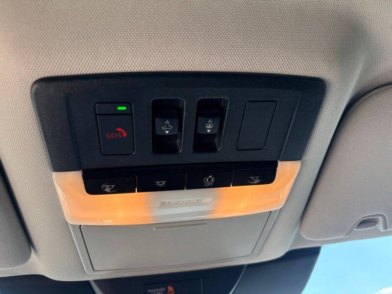 2022 Nissan Pathfinder SV