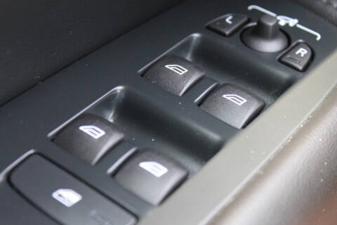 2024 Volvo XC60 B5 Core Dark Theme