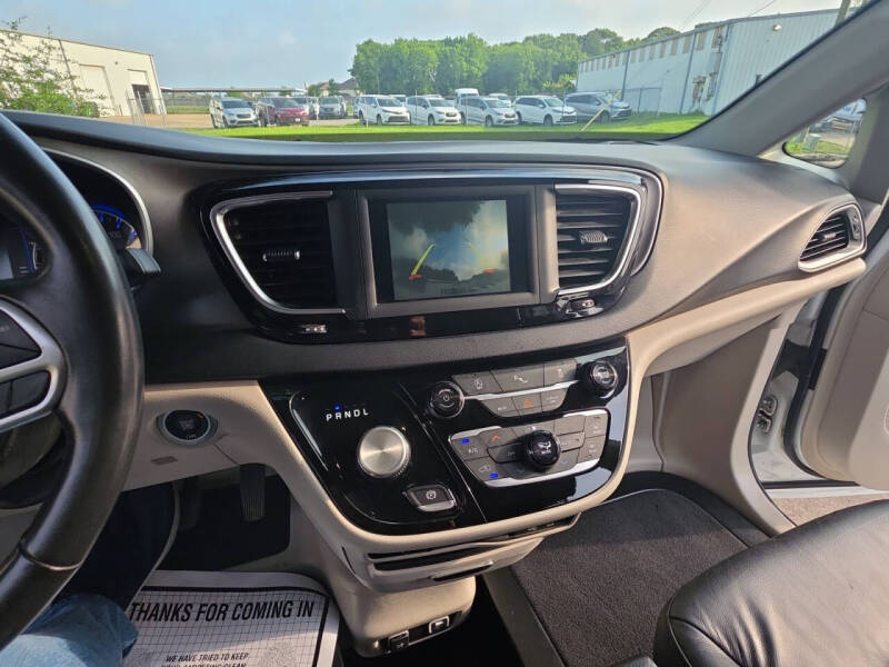 2020 Chrysler Pacifica Touring L