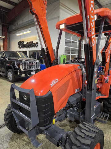 2021 Kubota M62  Tractor  Loader  Backhoe
