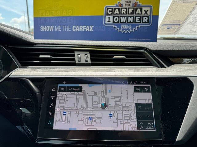 2022 Audi e-tron quattro Premium