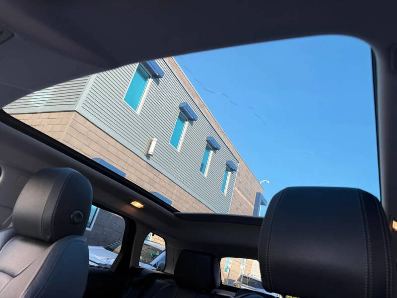 2019 Land Rover Range Rover Evoque SE Premium