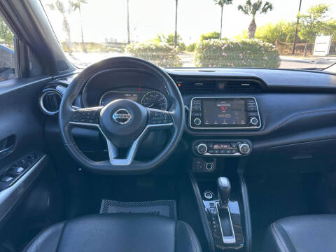2020 Nissan Kicks SR
