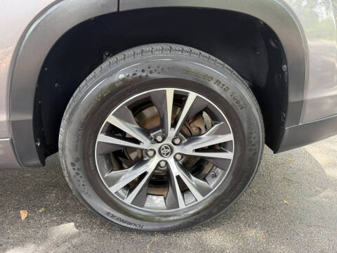 2017 Toyota Highlander LE