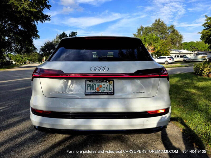 2021 Audi e-tron quattro Premium