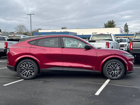 2025 Ford Mustang Mach-E Premium