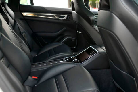 2018 Porsche Panamera Turbo S E-Hybrid