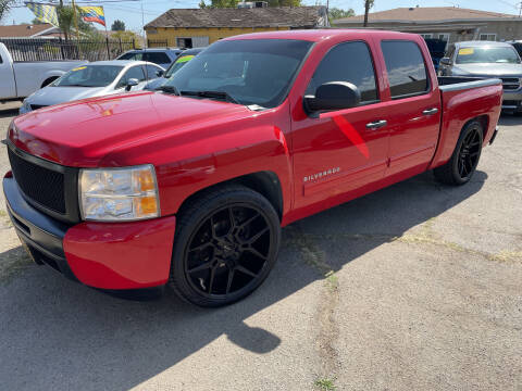 2010 Chevrolet Silverado 1500 for sale at JR'S AUTO SALES in Pacoima CA