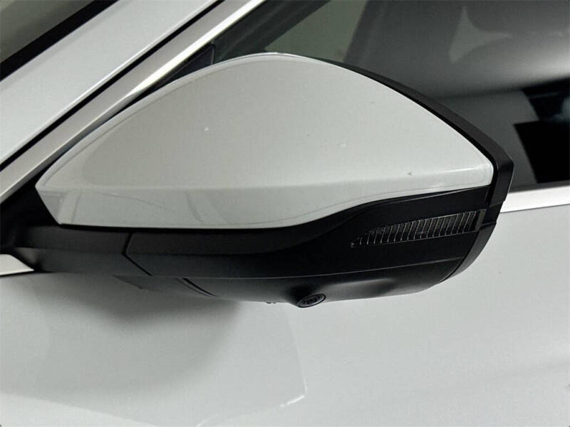 2019 Audi e-tron quattro Prestige