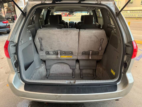 2006 Toyota Sienna LE 7 Passenger