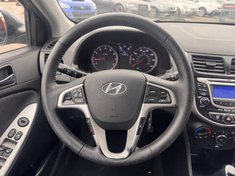 2013 Hyundai Accent SE