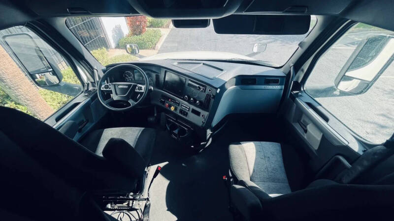 2021 Freightliner Cascadia