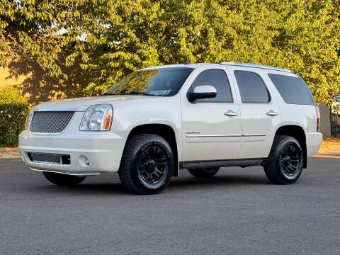 2013 GMC Yukon for sale at Overland Automotive in Hillsboro OR