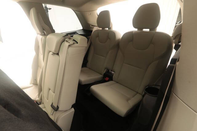 2022 Volvo XC90 T5 Momentum