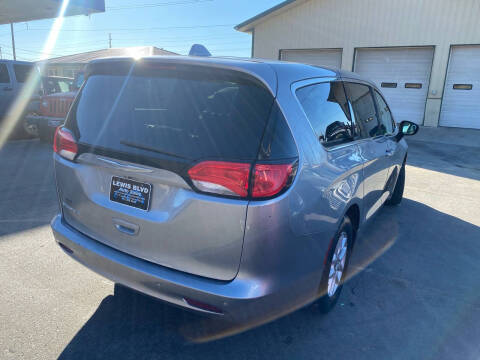 2017 Chrysler Pacifica Touring