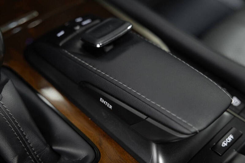 2021 Lexus LX 570 Three-Row