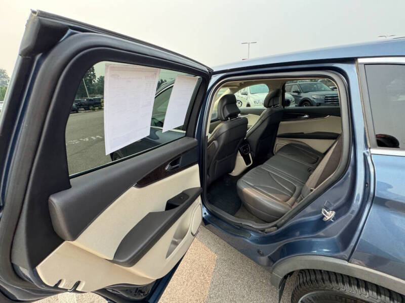 2019 Lincoln Nautilus Select