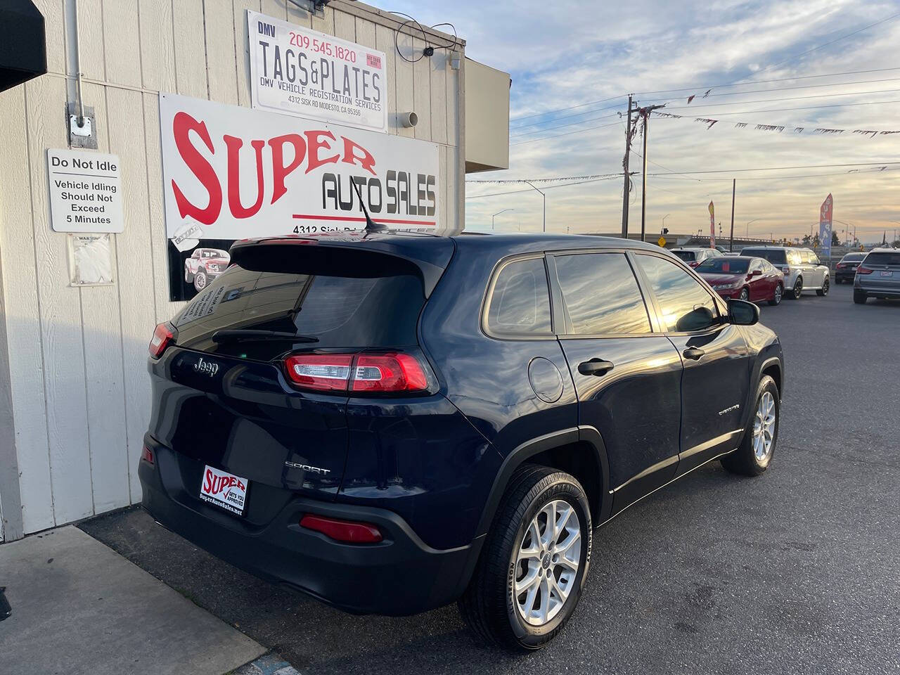 2015 Jeep Cherokee for sale at Super Auto Sales Modesto in Modesto, CA