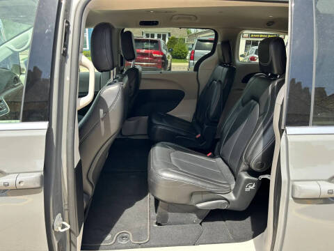 2023 Chrysler Pacifica Touring L