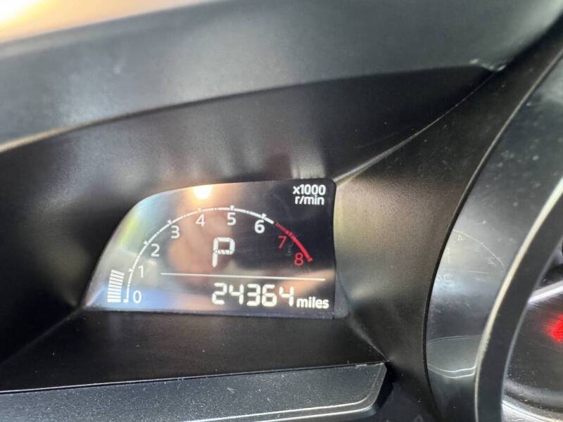 2020 Toyota Yaris Hatchback XLE