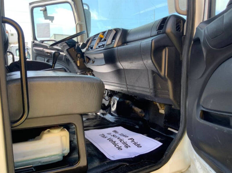 2020 Hino 268A