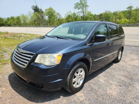 2009 Chrysler Town and Country for sale at Mackeys Autobarn in Bedford PA
