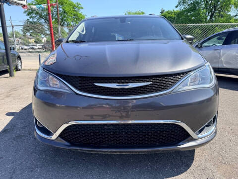 2018 Chrysler Pacifica Touring L Plus