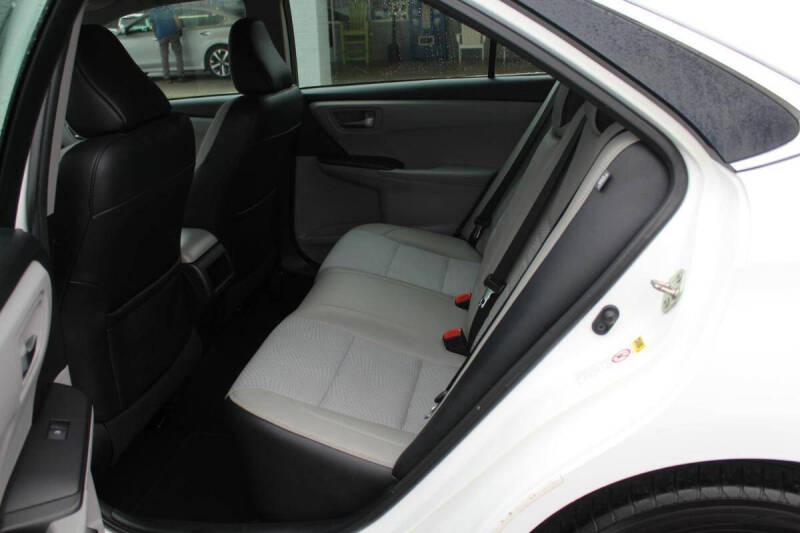 2017 Toyota Camry SE