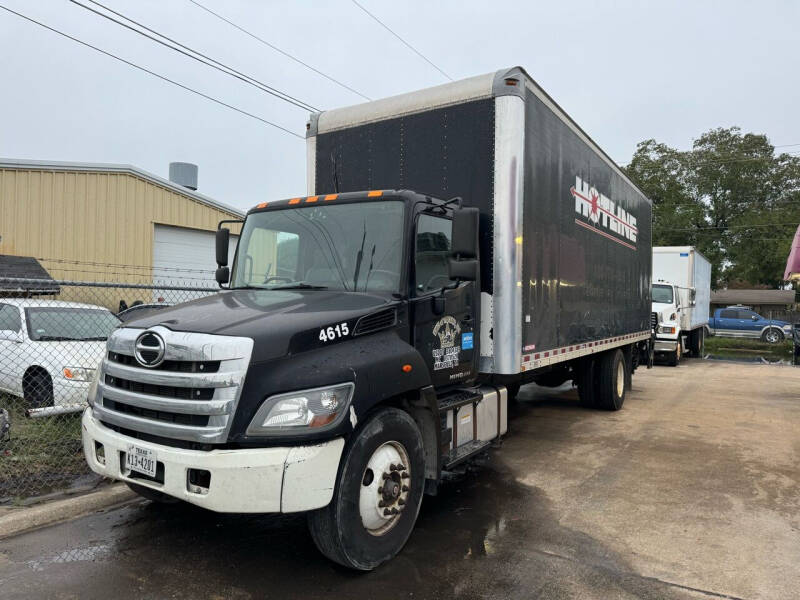 2016 Hino 238