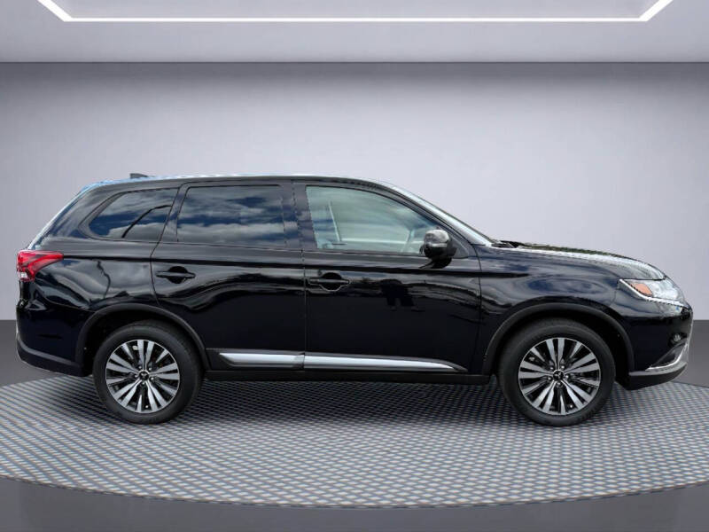 2020 Mitsubishi Outlander SE