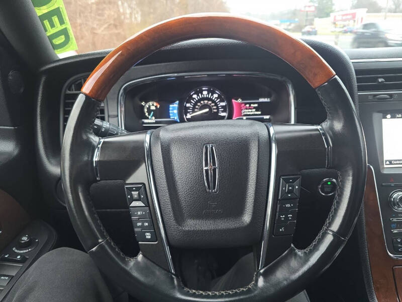 2017 Lincoln Navigator Select