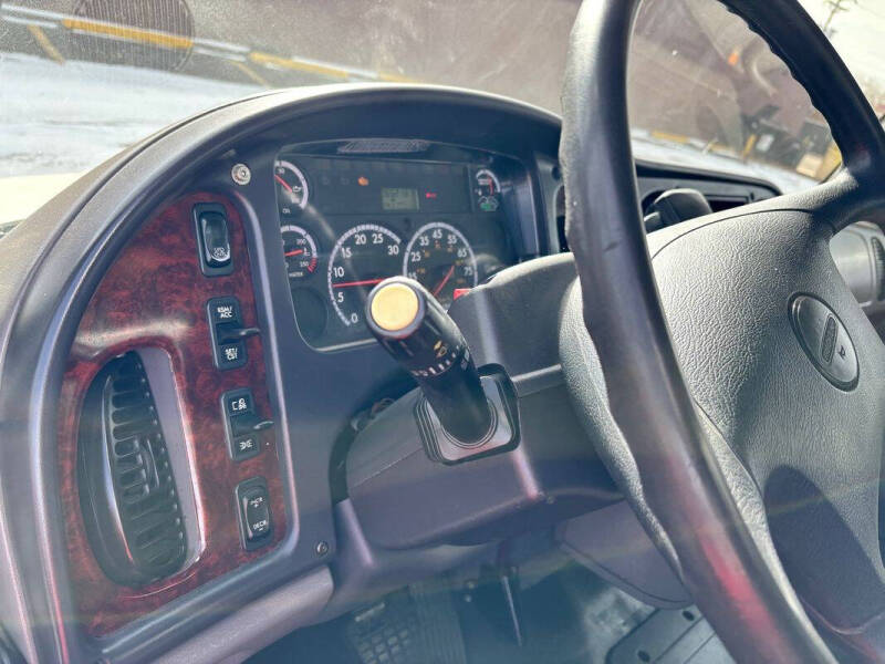 2014 Freightliner M2 106