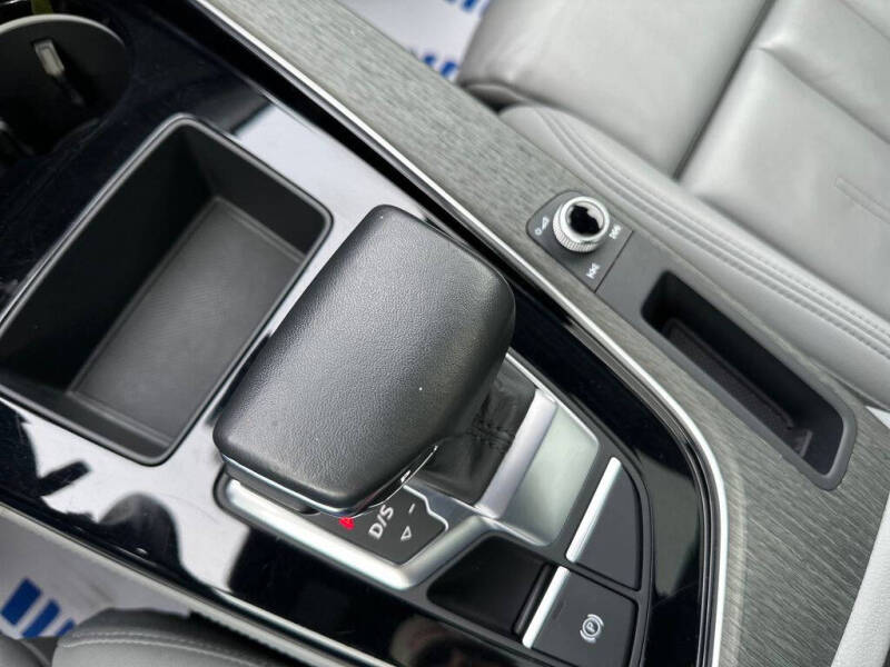 2024 Audi A4 quattro S line Prem Plus 45 TFSI