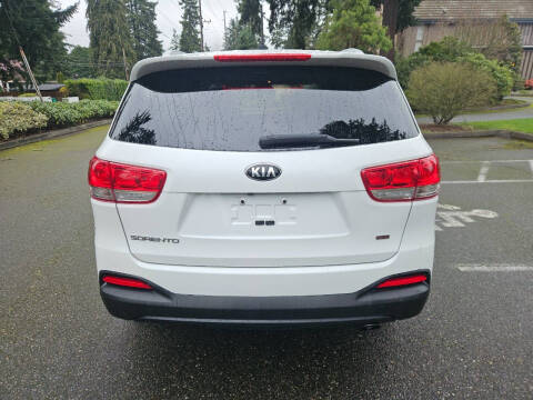 2017 Kia Sorento LX