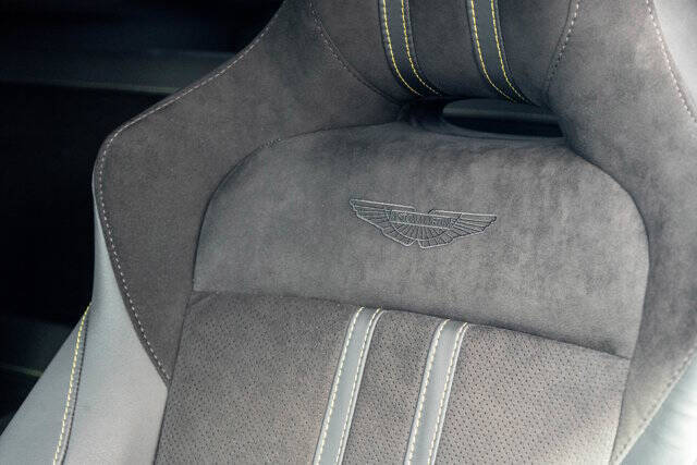 2023 Aston Martin Vantage 10