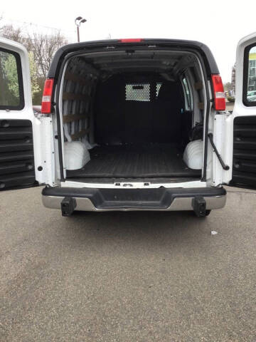 2024 GMC Savana 2500