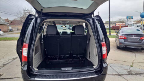 2013 Chrysler Town and Country Touring