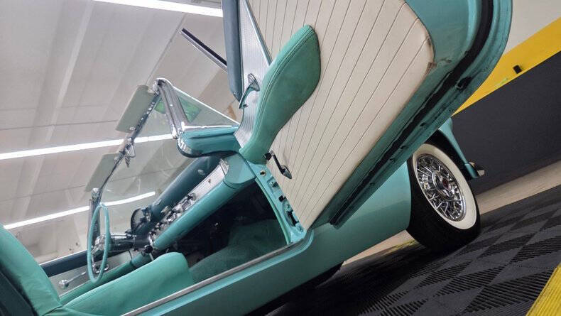 1955 Ford Thunderbird