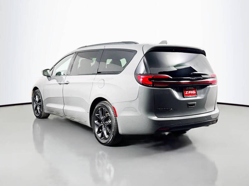 2021 Chrysler Pacifica Touring L