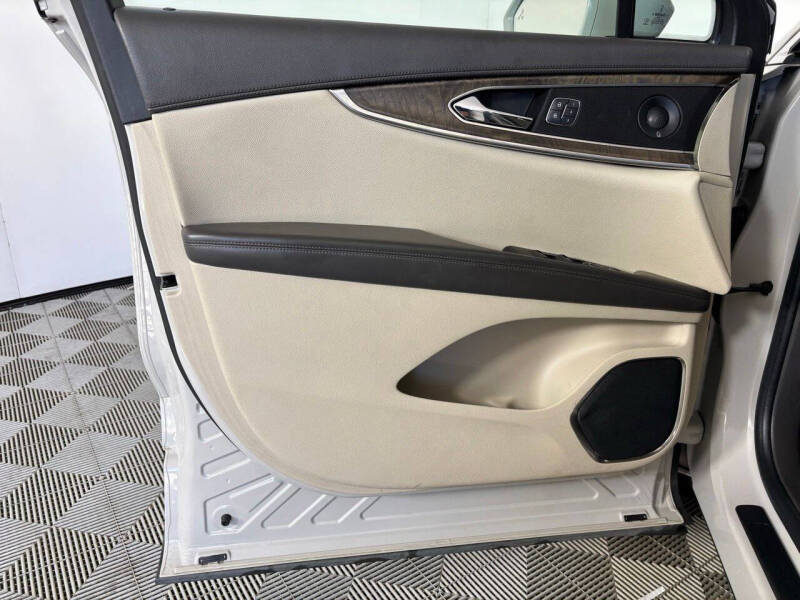 2019 Lincoln Nautilus Reserve