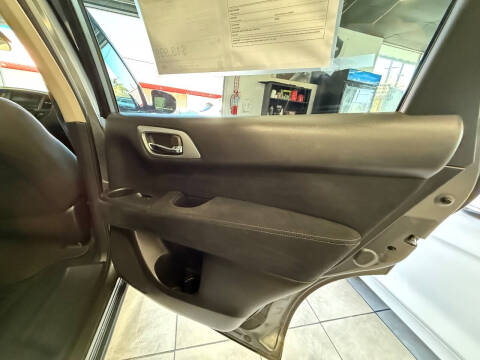 2016 Nissan Pathfinder S