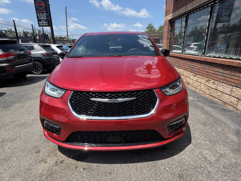 2025 Chrysler Pacifica Select