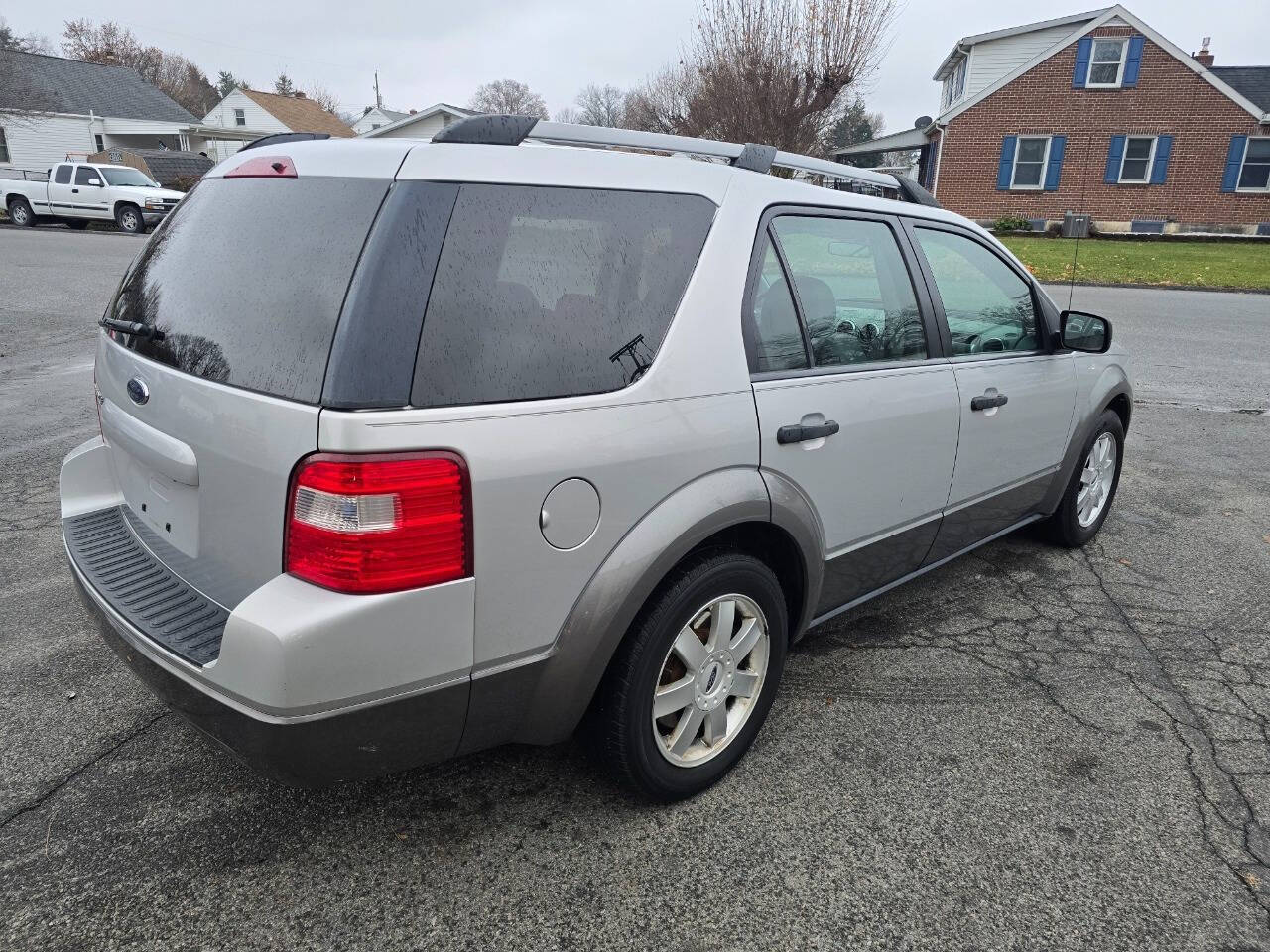 2005 Ford Freestyle for sale at QUEENSGATE AUTO SALES in York, PA