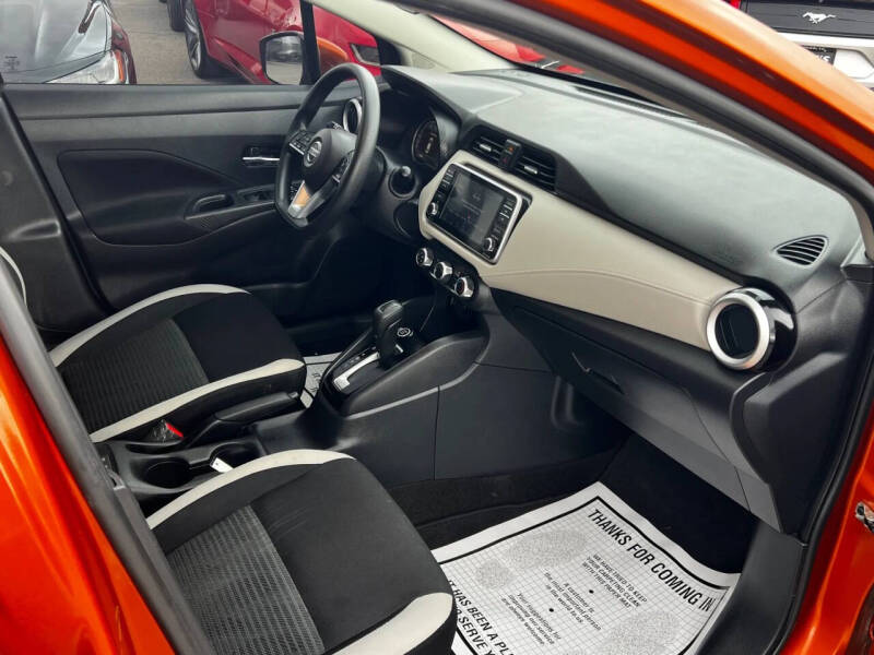 2022 Nissan Versa SV