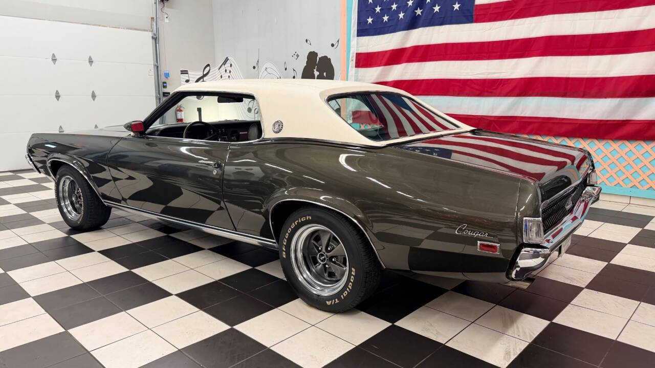 1969 Mercury Cougar XR7 2