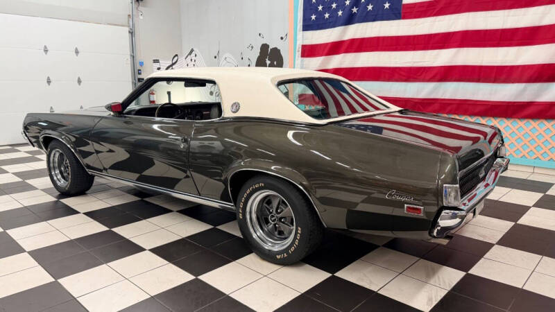 1969 Mercury Cougar XR7