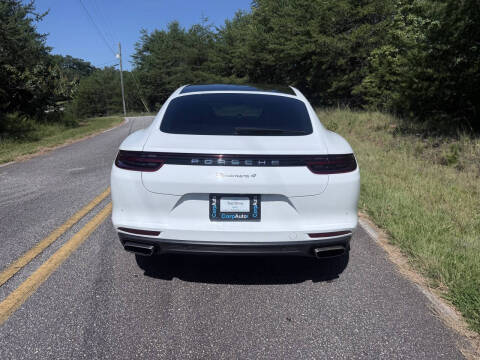 2017 Porsche Panamera