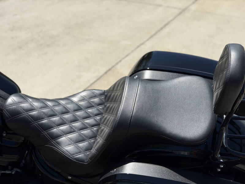 2023 Harley-Davidson FXLRST
