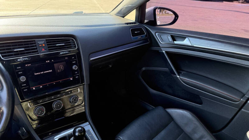 2018 Volkswagen Golf GTI S