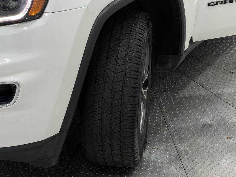 2020 Jeep Grand Cherokee Laredo